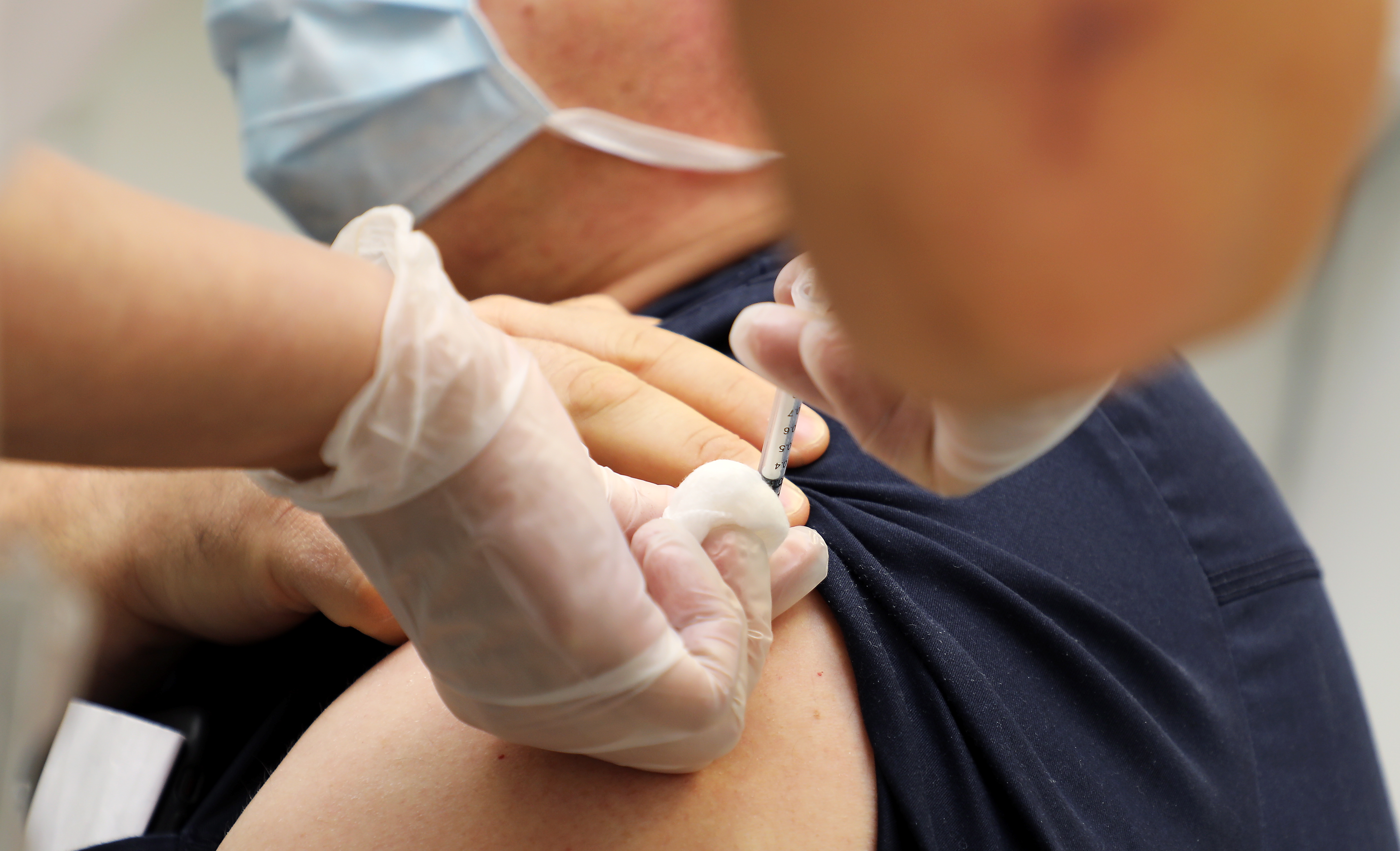 Pirmajā nedēļā vakcīnu pret COVID-19 saņēmuši 2243 cilvēki